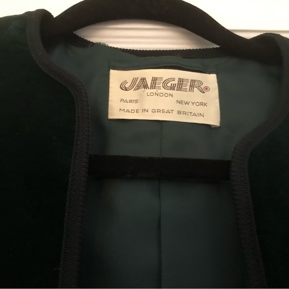 Vintage Jaeger Dark Green Velvet Bolero Jacket. Size 8 - Picture 3 of 4